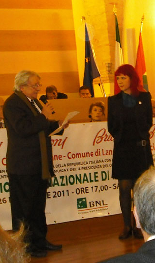 Da destra, Silvia Pascal e il Presidente della Fondazione Piazzolla